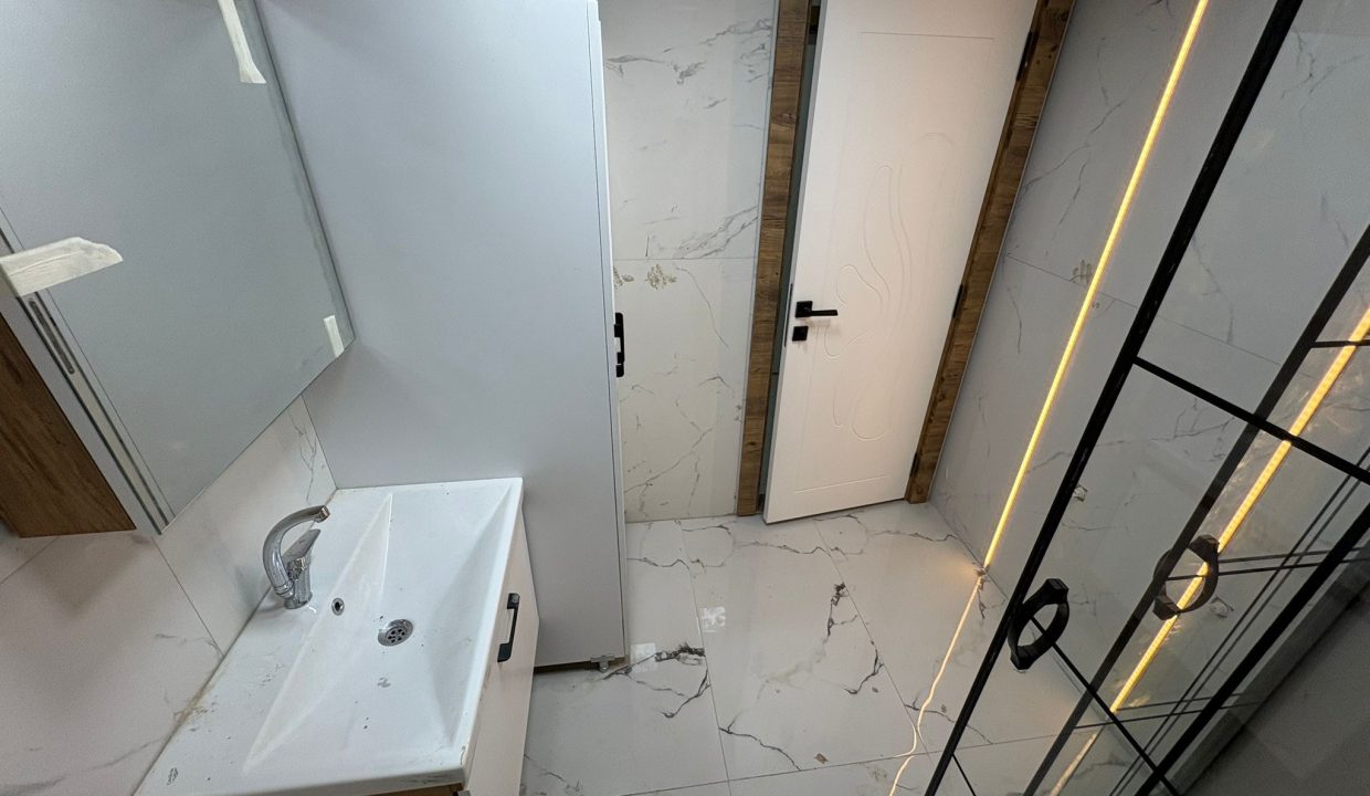 d9877117-79c6-4f18-8e20-b5e0b26b9d25