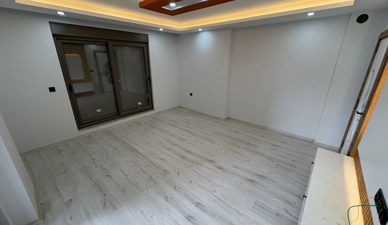 f0887951-098e-4347-9d1f-13f0959dccd5