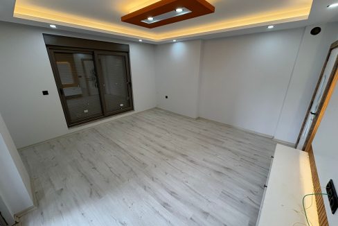 f0887951-098e-4347-9d1f-13f0959dccd5