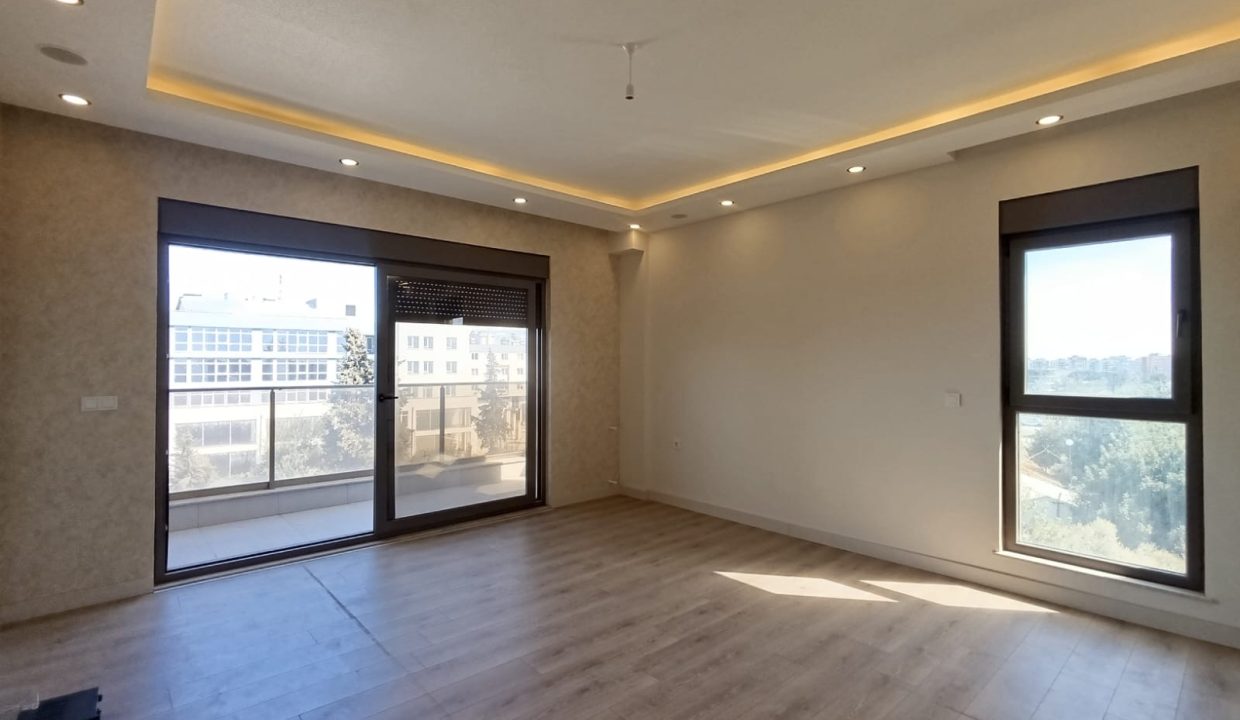 8d8e3b67-07cb-4917-a24b-d49f21332aea